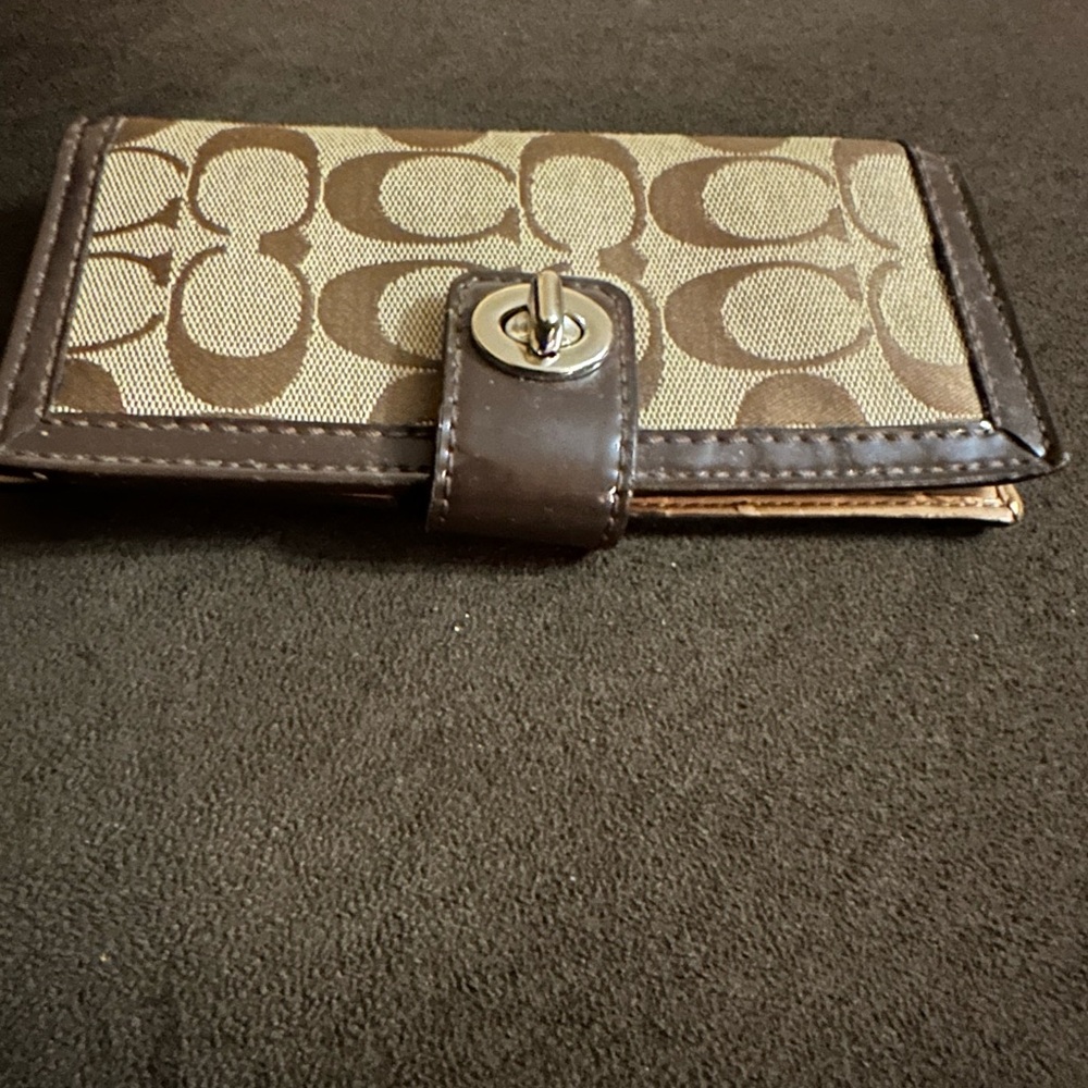 Coach Y2K Signature Brown cc slim turnlock wallet. *see description and photos - Picture 3 of 8